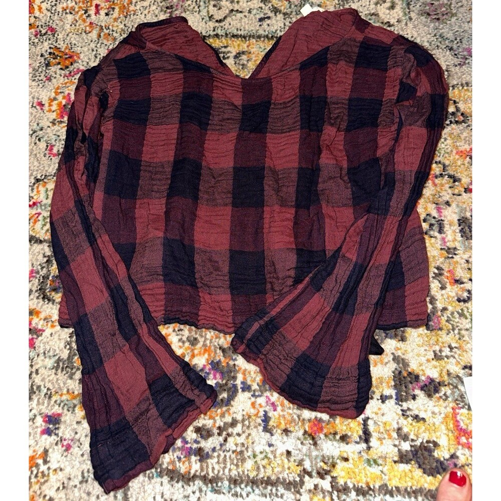 Cloth and stone flannel top